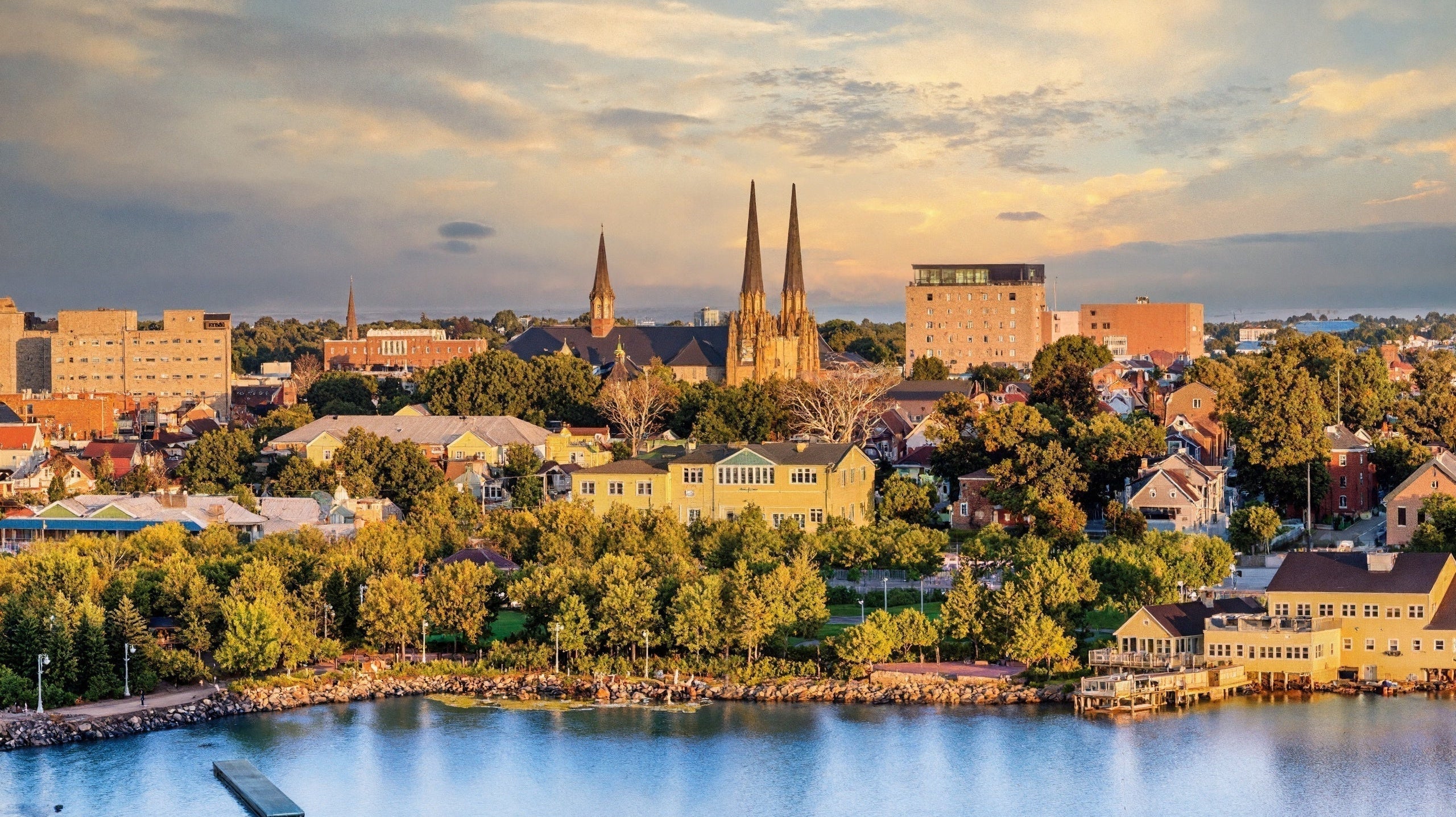 Destination Guide: Charleston: The City That Inspired Our Vintage Soul